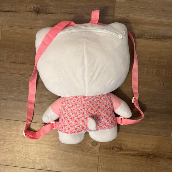 Hello kitty backpack - Picture 4 of 5